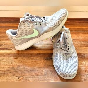 Nike Flex Trainer Wolf Grey Igloo Shoes Size 9.5 Wide